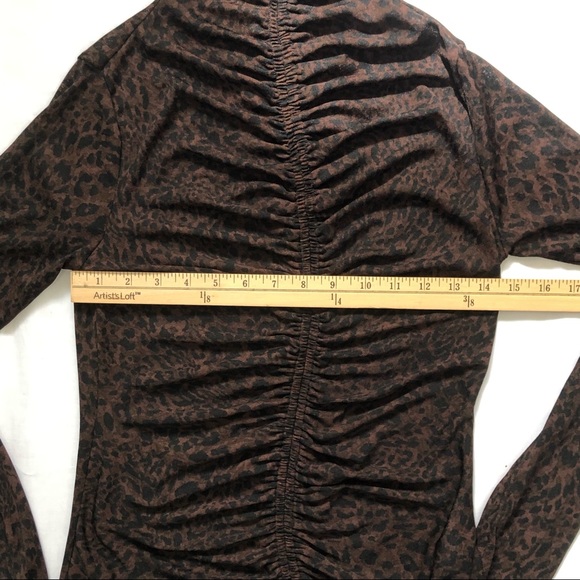 Dynamite woman’s rouched sheer leopard top size medium - Picture 12 of 14